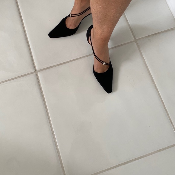 Stuart Weitzman dressy pump - Picture 2 of 2